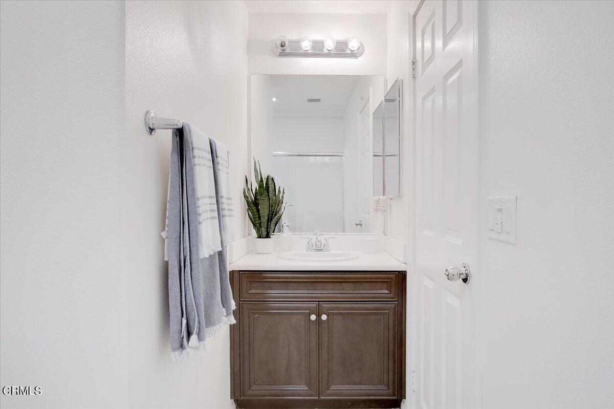 3625 Dunkirk Drive Oxnard, CA 93035 - Photo 22 of 33 23-Dunkirk Dr-023