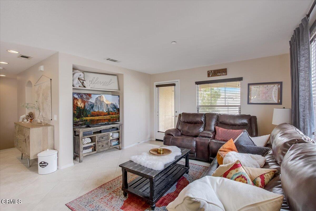 3625 Dunkirk Drive Oxnard, CA 93035 - Photo 7 of 33 07-Dunkirk Dr-007