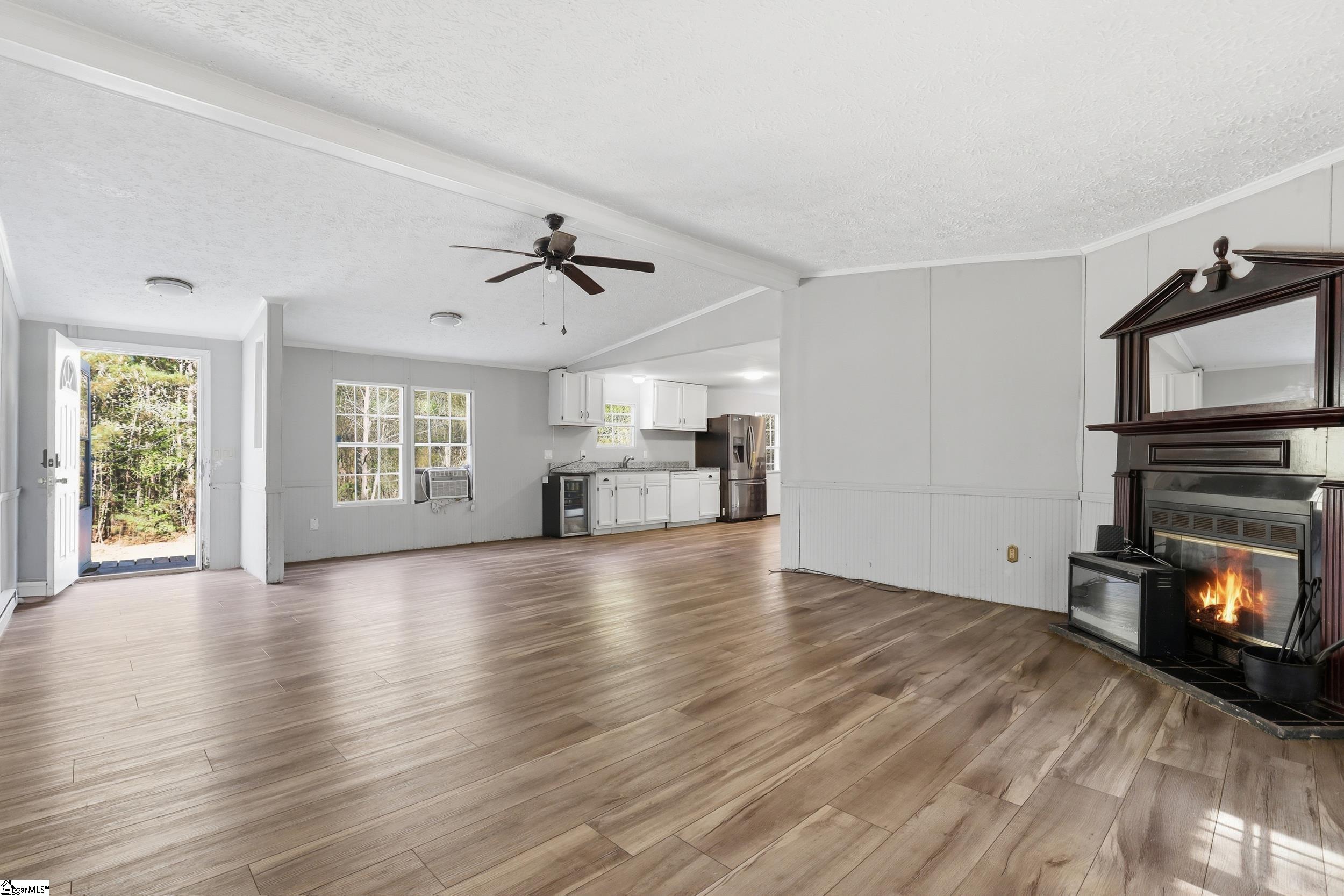 88 Deer Valley Road Laurens, SC 29360 - Photo 5 of 40