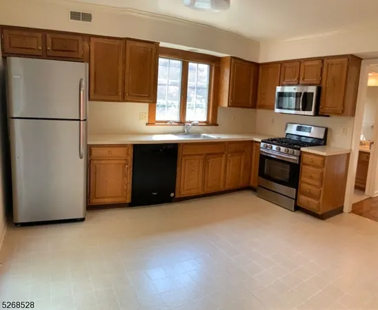 $4,100 | 89 Central Avenue, Unit B, Madison, NJ 07940