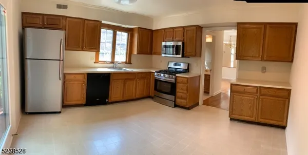 $4,100 | 89 Central Avenue, Unit B, Madison, NJ 07940