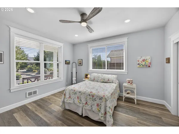 $858,000 | 88084 Lake Point Drive, Florence, OR 97439
