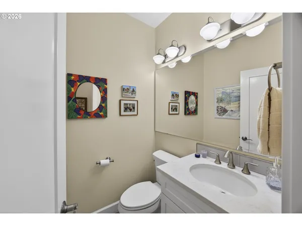$858,000 | 88084 Lake Point Drive, Florence, OR 97439