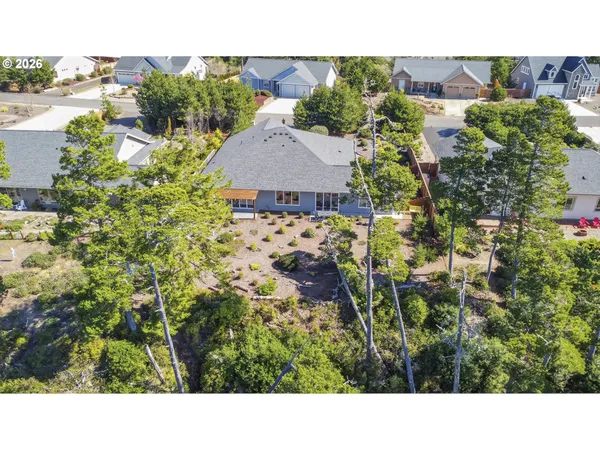 $858,000 | 88084 Lake Point Drive, Florence, OR 97439