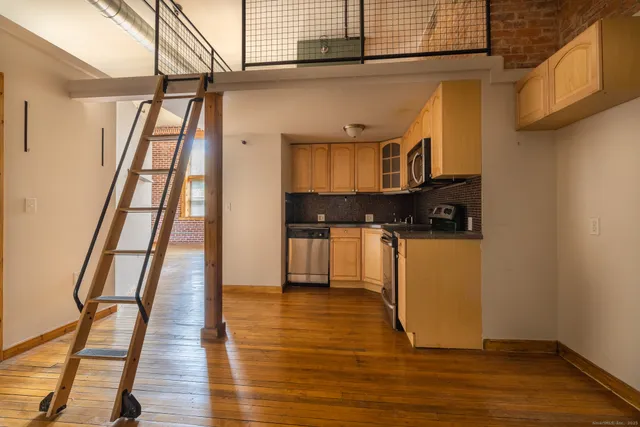 $1,650 | 325 Myrtle Avenue, Unit 1101, Bridgeport, CT 06604