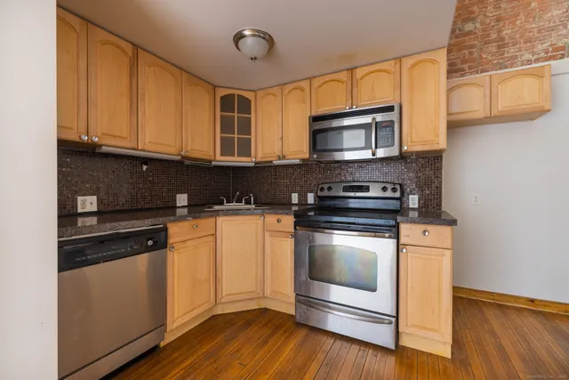 $1,650 | 325 Myrtle Avenue, Unit 1101, Bridgeport, CT 06604