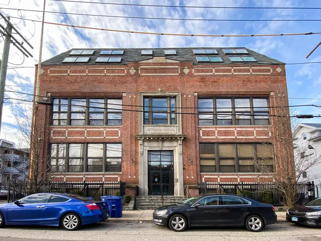 $1,650 | 325 Myrtle Avenue, Unit 1101, Bridgeport, CT 06604