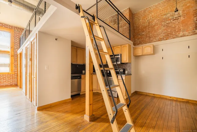 $1,650 | 325 Myrtle Avenue, Unit 1101, Bridgeport, CT 06604