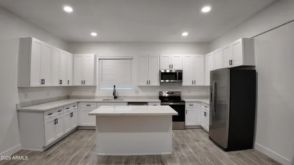 $2,500 | 1109 West Broadway Road, Unit B, Phoenix, AZ 85041