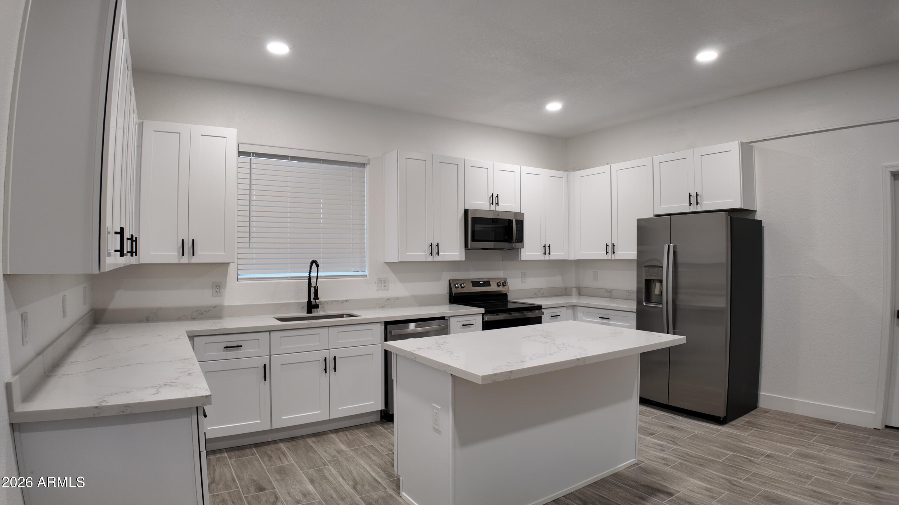 1109 West Broadway Road, Unit B Phoenix, AZ 85041 - Photo 4 of 16 Kitchen 2