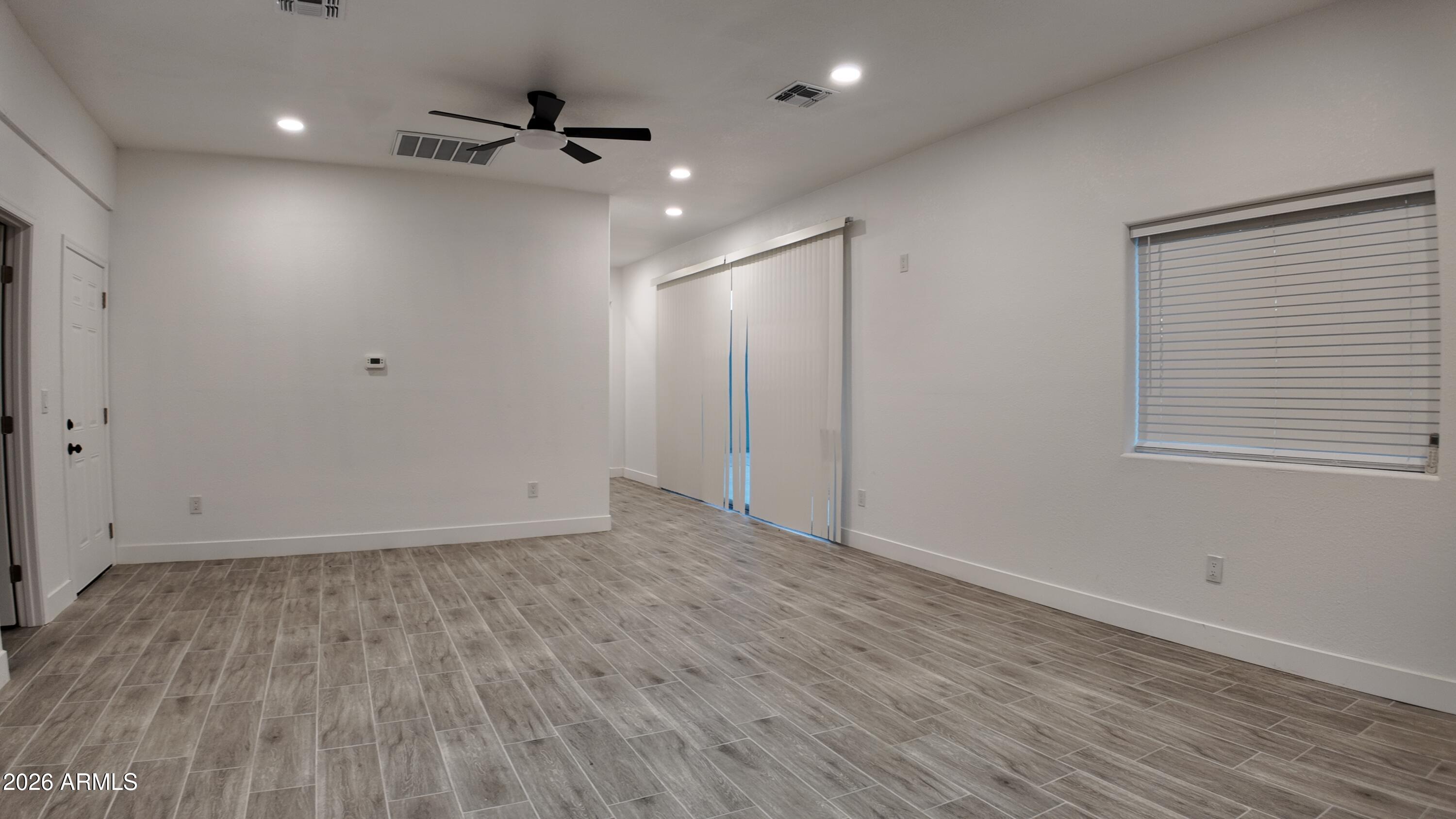 1109 West Broadway Road, Unit B Phoenix, AZ 85041 - Photo 6 of 16 great room