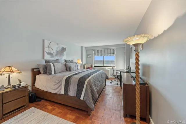 $988,000 | 3671 Hudson Manor Terrace, Unit 14LM | Riverdale