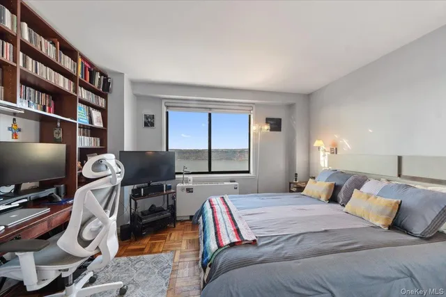 $988,000 | 3671 Hudson Manor Terrace, Unit 14LM | Riverdale