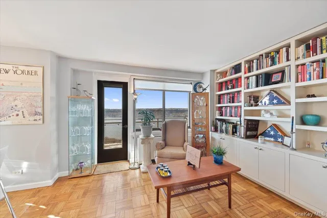 $988,000 | 3671 Hudson Manor Terrace, Unit 14LM | Riverdale