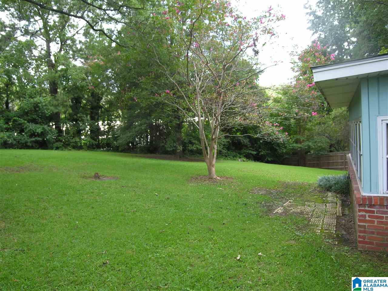 536 Edgecrest Circle Birmingham, AL 35209 - Photo 3 of 33
