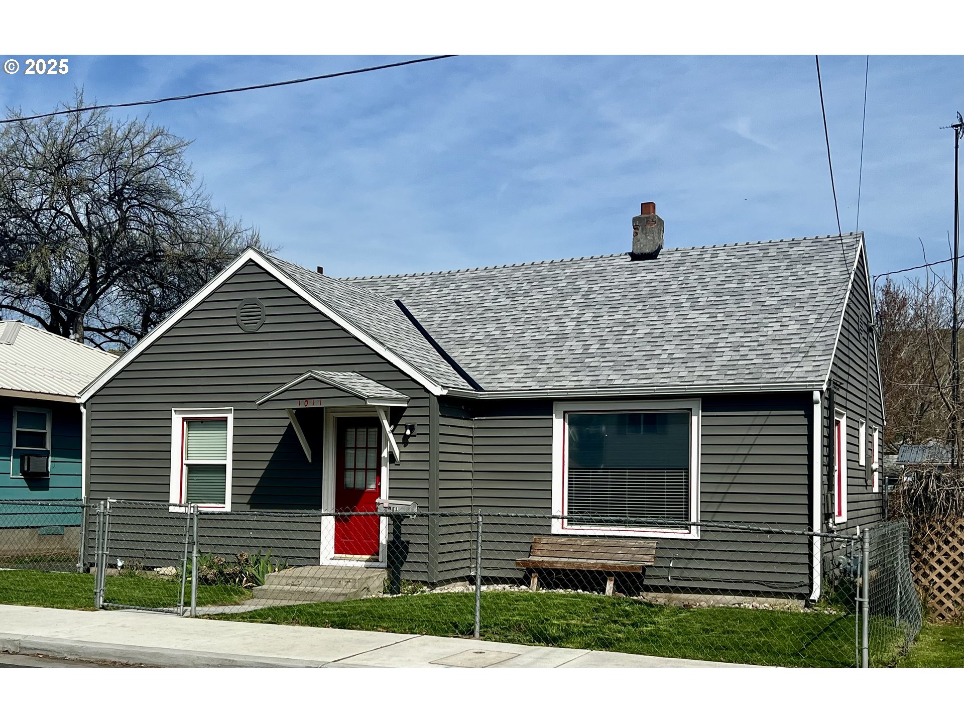 1011 Southeast Byers Avenue Pendleton, OR 97801 - Photo 1 of 23