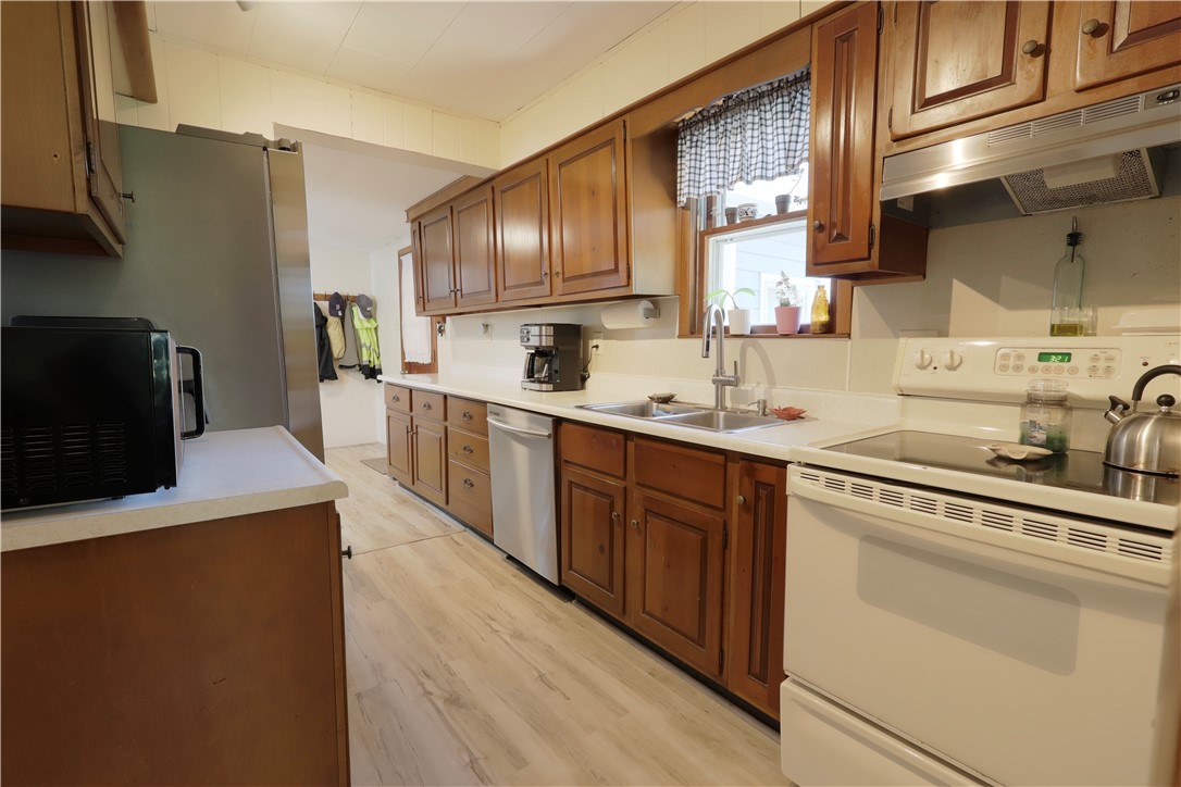 36 Munro Avenue Warren, RI 02885 - Photo 24 of 41