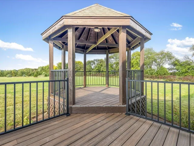 $650,000 | 9281 Auburn Road, Winnebago, IL 61088