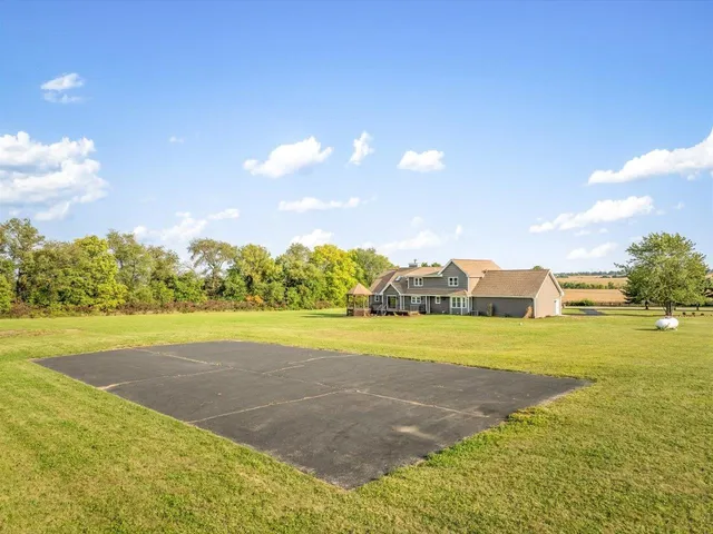 $650,000 | 9281 Auburn Road, Winnebago, IL 61088