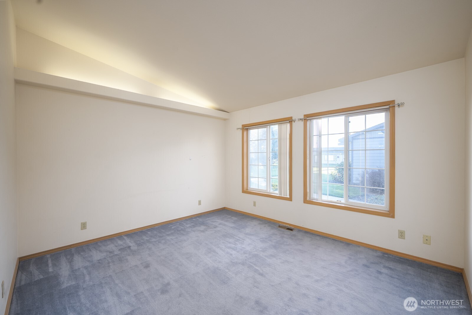 1000 13th Avenue Southwest, Unit 3 Quincy, WA 98848 - Photo 16 of 38 an empty room with a window