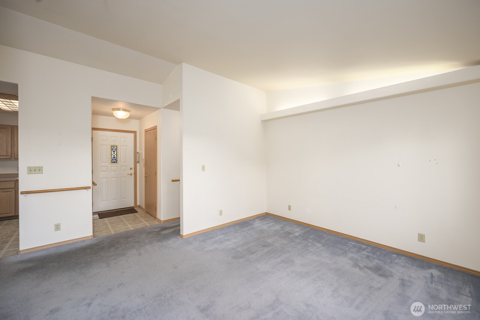 1000 13th Avenue Southwest, Unit 3 Quincy, WA 98848 - Photo 18 of 38 a view of an empty room
