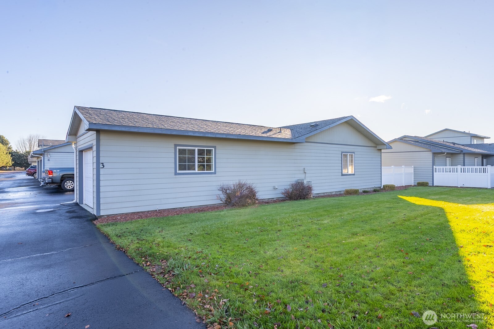 1000 13th Avenue Southwest, Unit 3 Quincy, WA 98848 - Photo 32 of 38 a view of a house with backyard