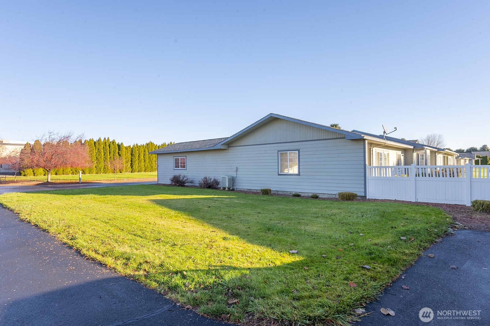 1000 13th Avenue Southwest, Unit 3 Quincy, WA 98848 - Photo 33 of 38 a view of an house with backyard space and balcony