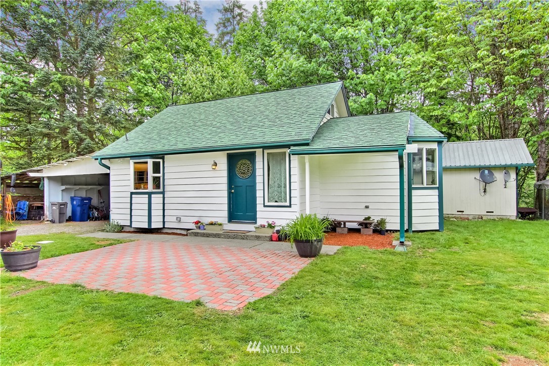 22425 North Forest Loop Road Granite Falls, WA 98252 - Photo 1 of 37 Gallery Image 1
