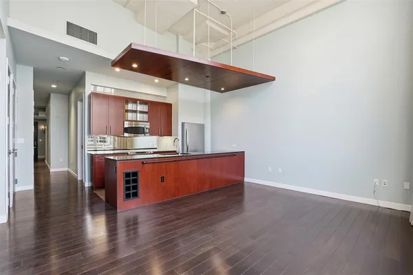 $2,695 | 2600 West 7th Street, Unit 2726, Fort Worth, TX 76107