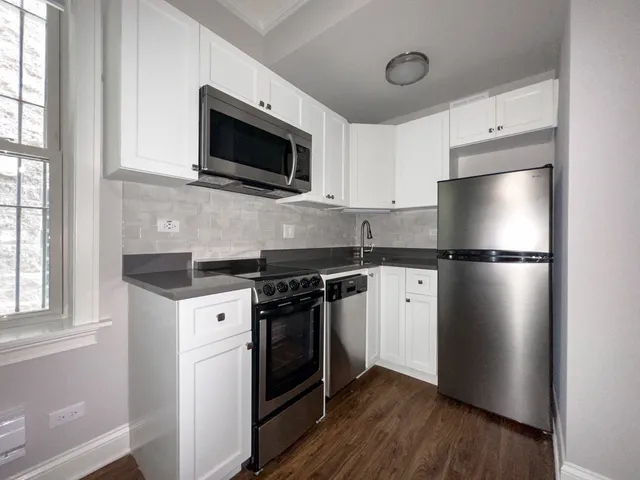 $1,395 | 640 West Wrightwood Avenue, Unit 103, Chicago, IL 60614