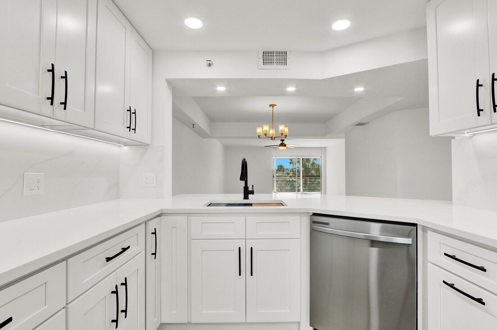 9260 Southwest 14th Street, Unit 2303 Boca Raton, FL 33428 - Photo 18 of 52 Kitchen