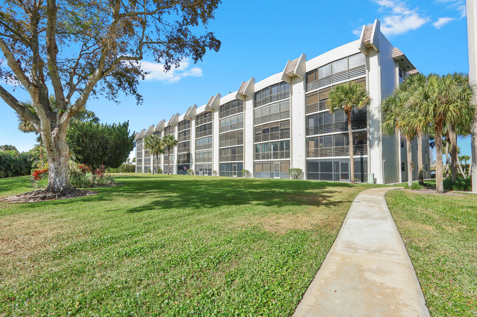 9260 Southwest 14th Street, Unit 2303 Boca Raton, FL 33428 - Photo 3 of 52 Building Exterior