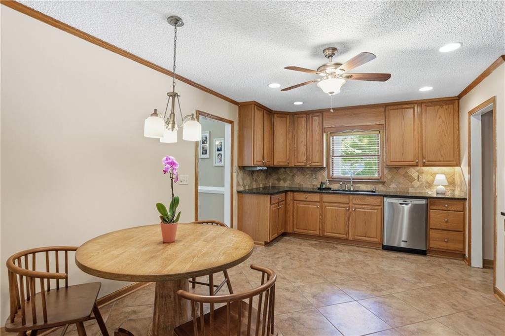 3214 Flint Lock Way Northwest Marietta, GA 30064 - Photo 11 of 35