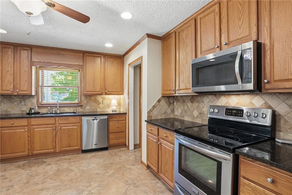 3214 Flint Lock Way Northwest Marietta, GA 30064 - Photo 10 of 35