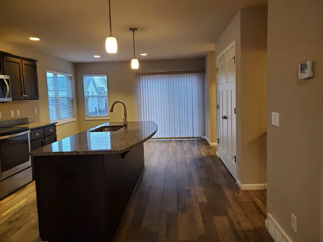 $2,850 | 9335 Silicon Prairie Parkway, Verona, WI 53593