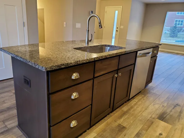 $2,850 | 9335 Silicon Prairie Parkway, Verona, WI 53593