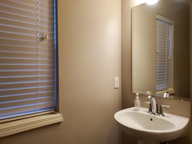 $2,850 | 9335 Silicon Prairie Parkway, Verona, WI 53593