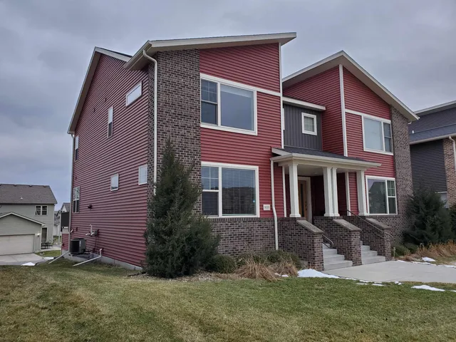 $2,850 | 9335 Silicon Prairie Parkway, Verona, WI 53593