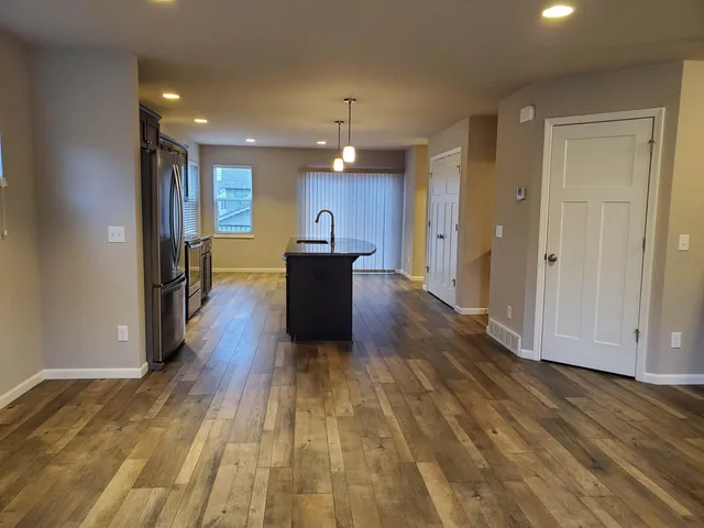 $2,850 | 9335 Silicon Prairie Parkway, Verona, WI 53593