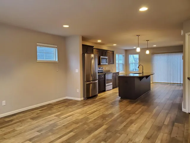 $2,850 | 9335 Silicon Prairie Parkway, Verona, WI 53593