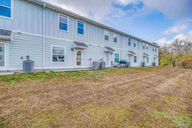 $1,775 | 1528 Farragut Way, Pensacola, FL 32534