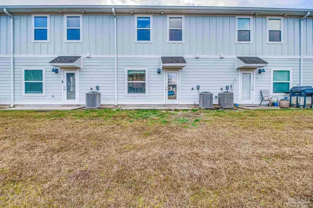 $1,775 | 1528 Farragut Way, Pensacola, FL 32534