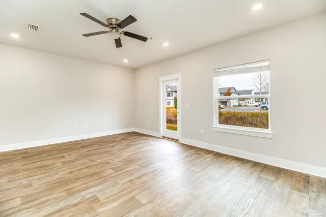 $1,775 | 1528 Farragut Way, Pensacola, FL 32534