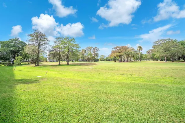 $265,000 | 605 Oaks Drive, Unit 907, Pompano Beach, FL 33069