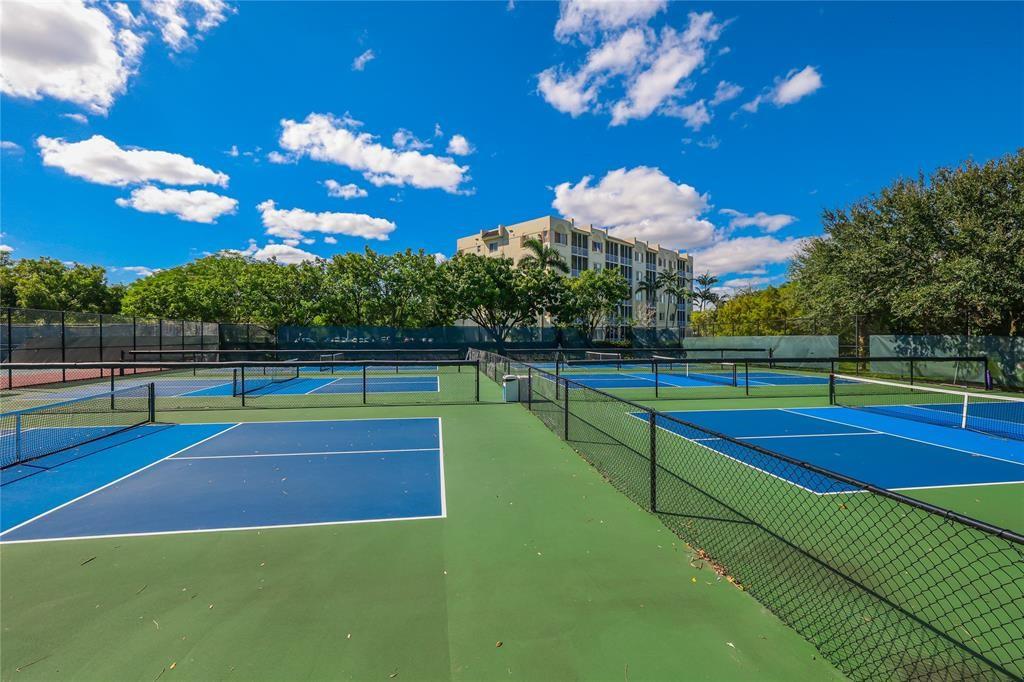 605 Oaks Drive, Unit 907 Pompano Beach, FL 33069 - Photo 41 of 41