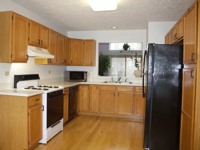 $265,000 | 4208 Whitetail Court, Joliet, IL 60431