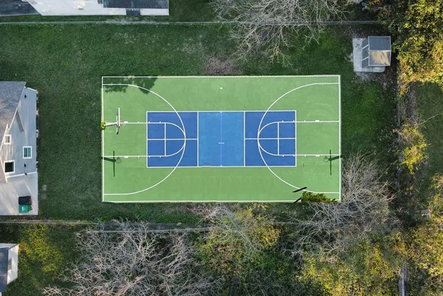a view of a tennis court