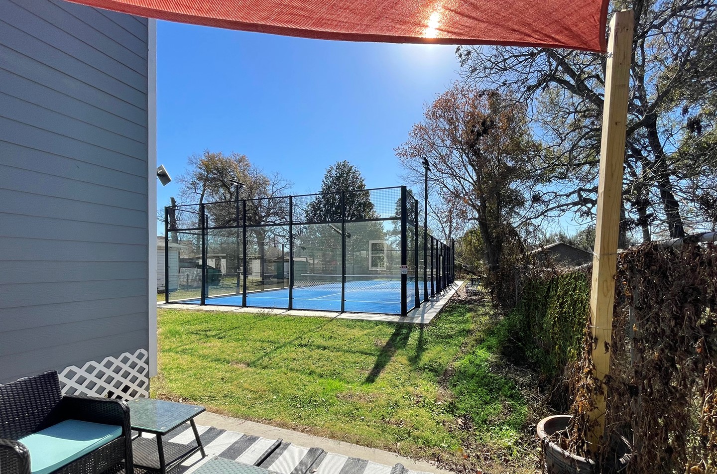 720 Caperton Street Houston, TX 77022 - Photo 9 of 25 a view of a backyard with a garden