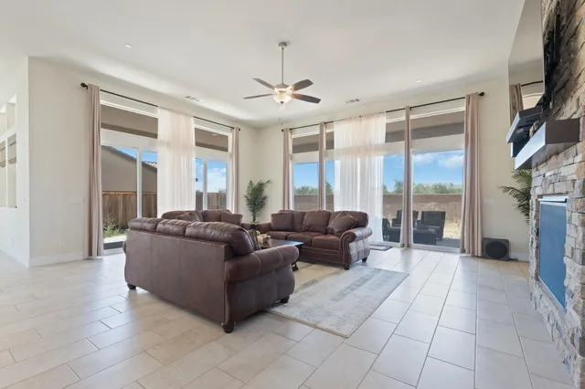 $850,000 | 911 Highland Road, Madera, CA 93636