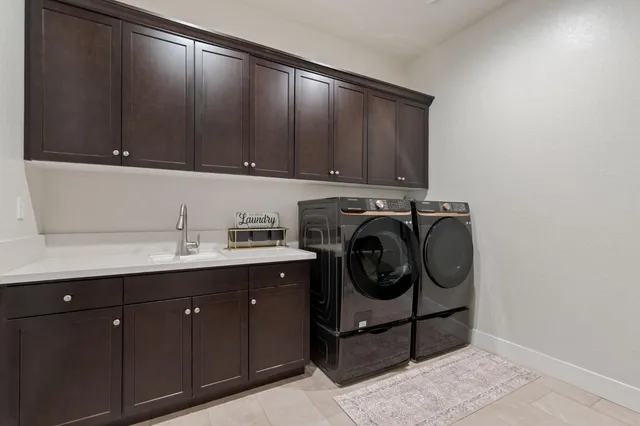 $850,000 | 911 Highland Road, Madera, CA 93636